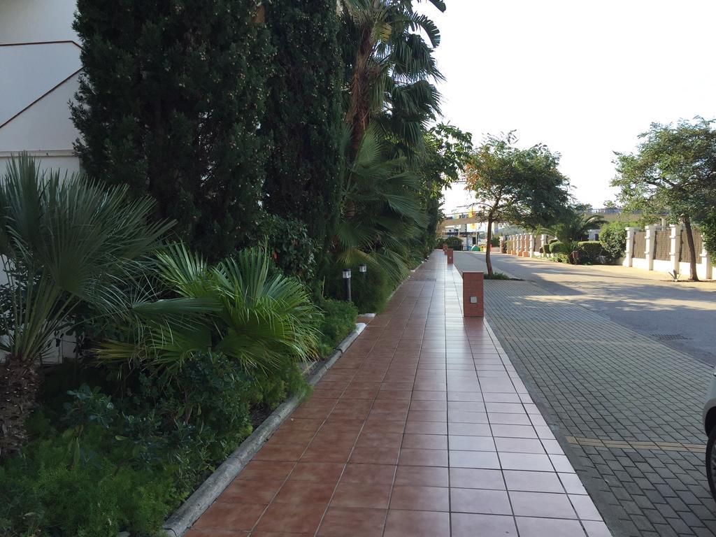 Sinfonia Del Mar Apartment Estepona Kültér fotó